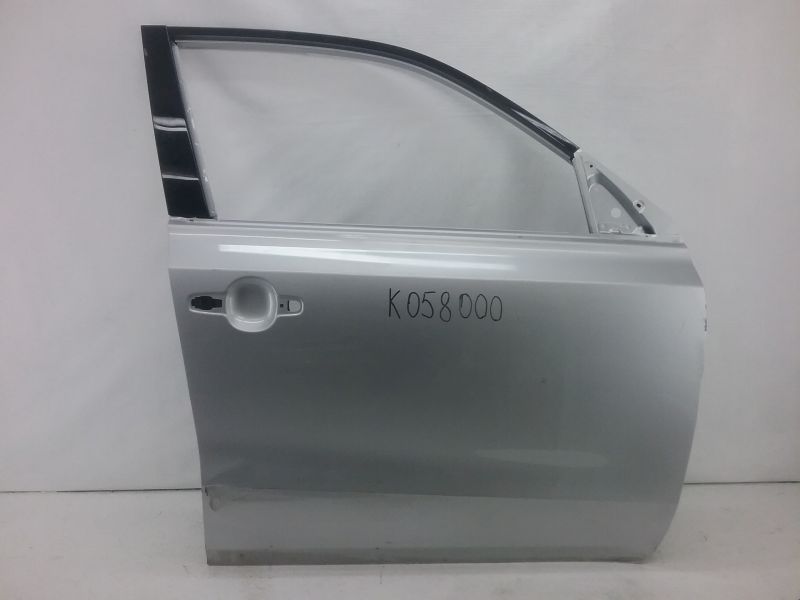 Дверь передняя правая Suzuki Vitara 2