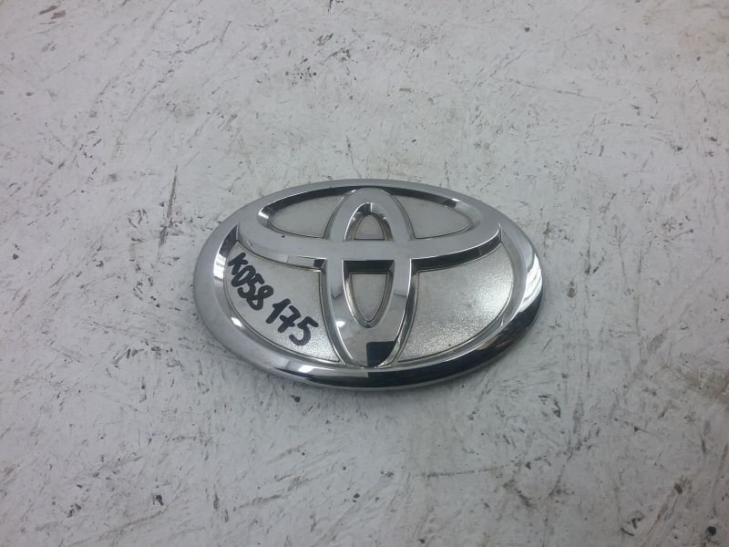 Эмблема крышки багажника Toyota Land Cruiser Prado 150 Restail