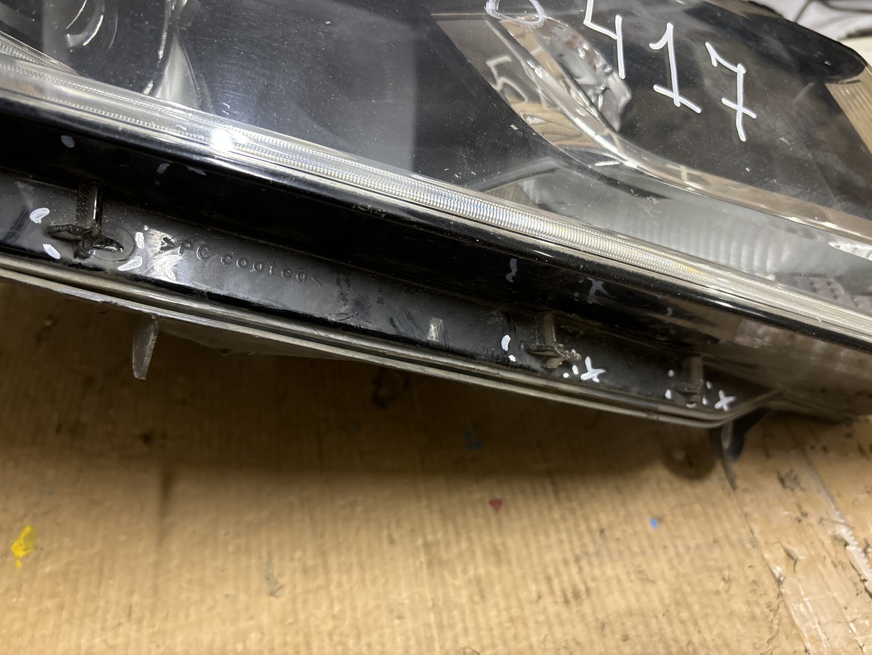 Фара передняя правая Volkswagen Touareg 2 Restail ксенон с ДХО