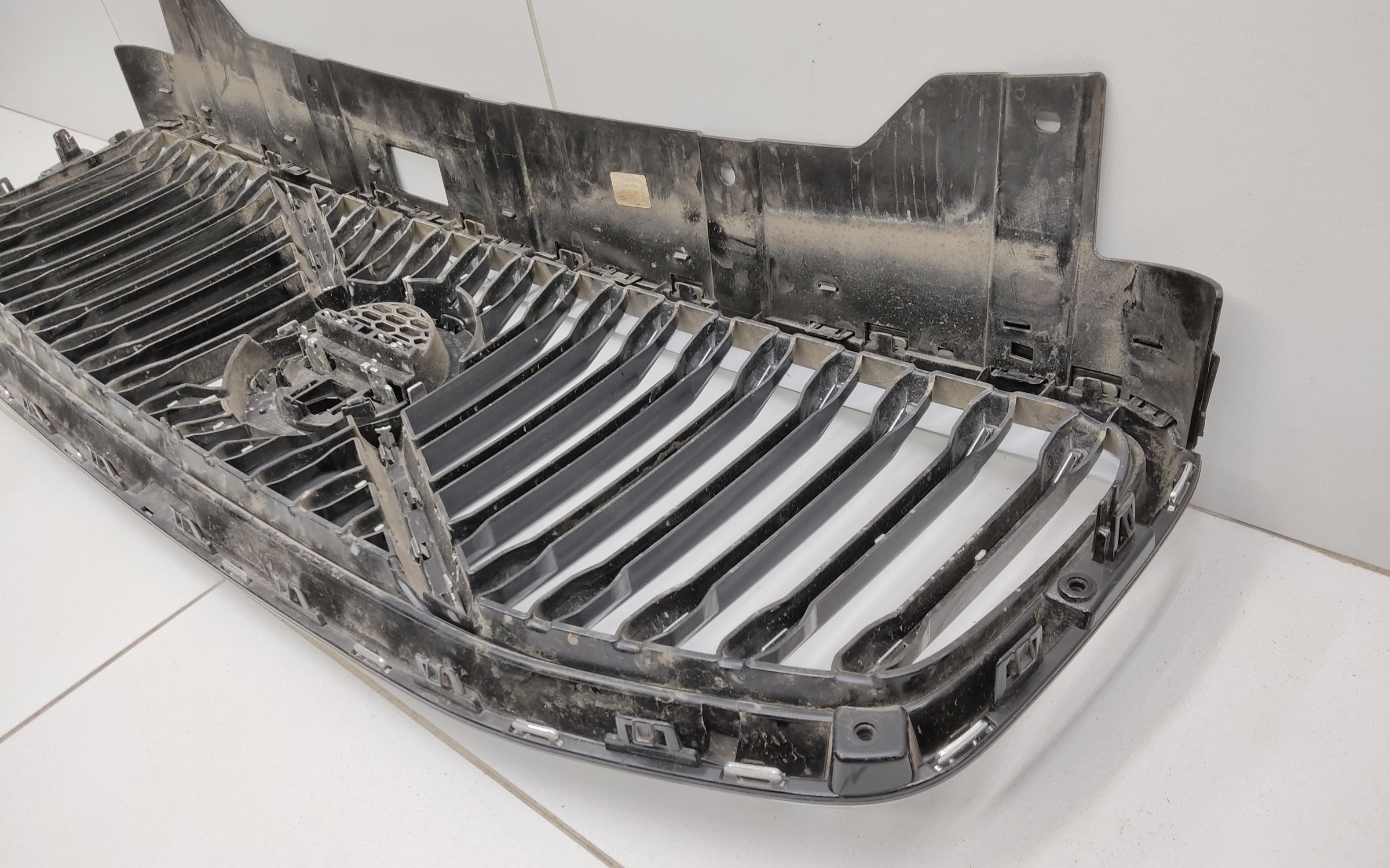 Решетка радиатора Volvo XC60 2 под камеру