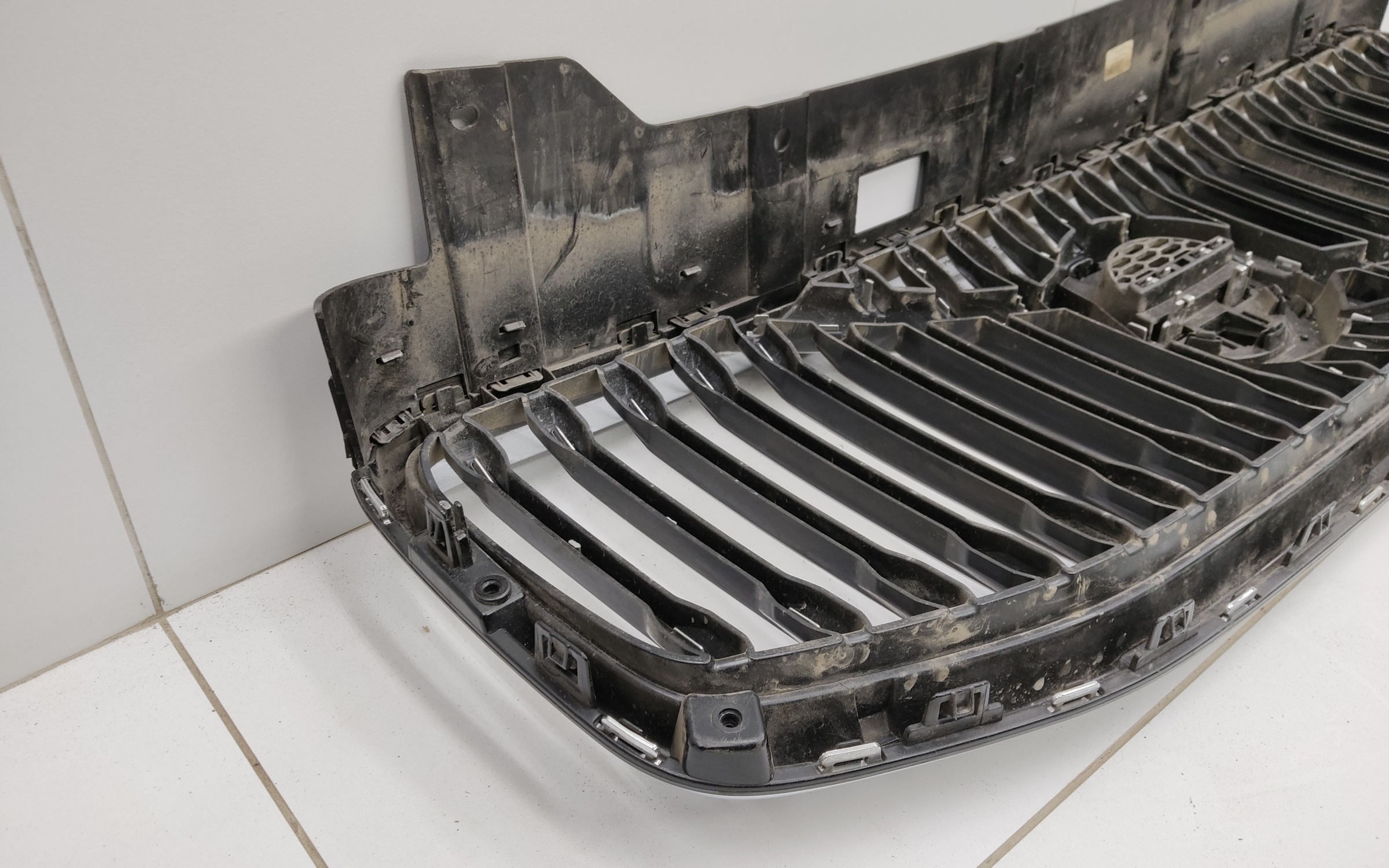 Решетка радиатора Volvo XC60 2 под камеру