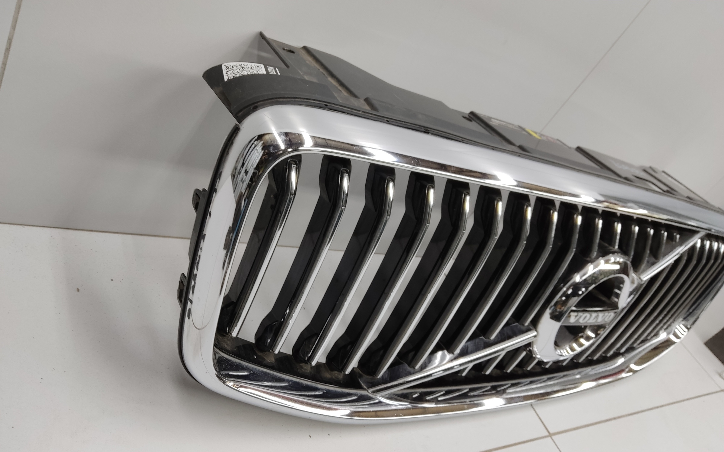 Решетка радиатора Volvo XC60 2 под камеру