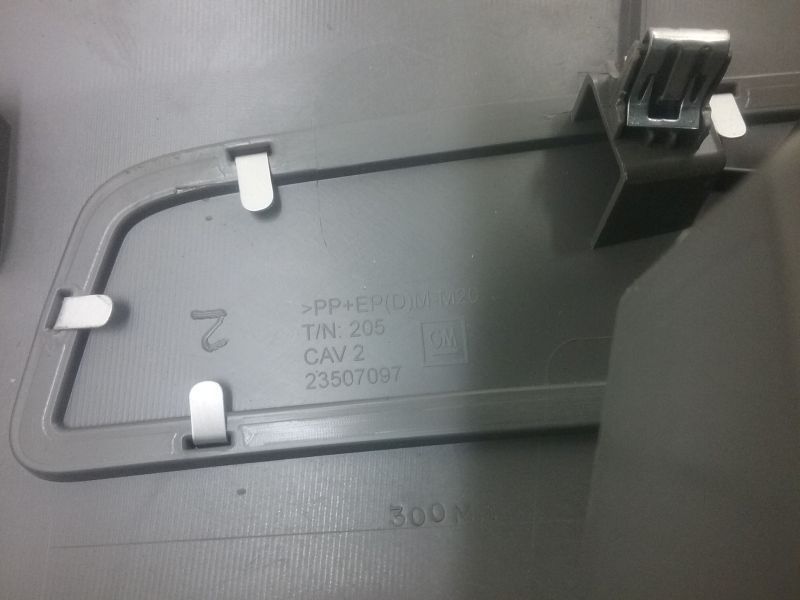 Обшивка задней панели Cadillac XT5