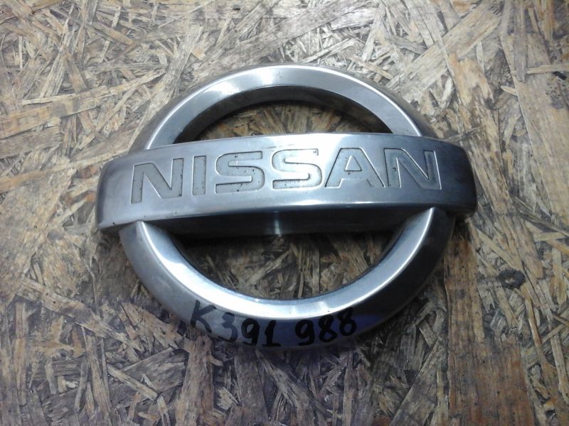 Эмблема хром решетки радиатора Nissan Pathfinder R51 