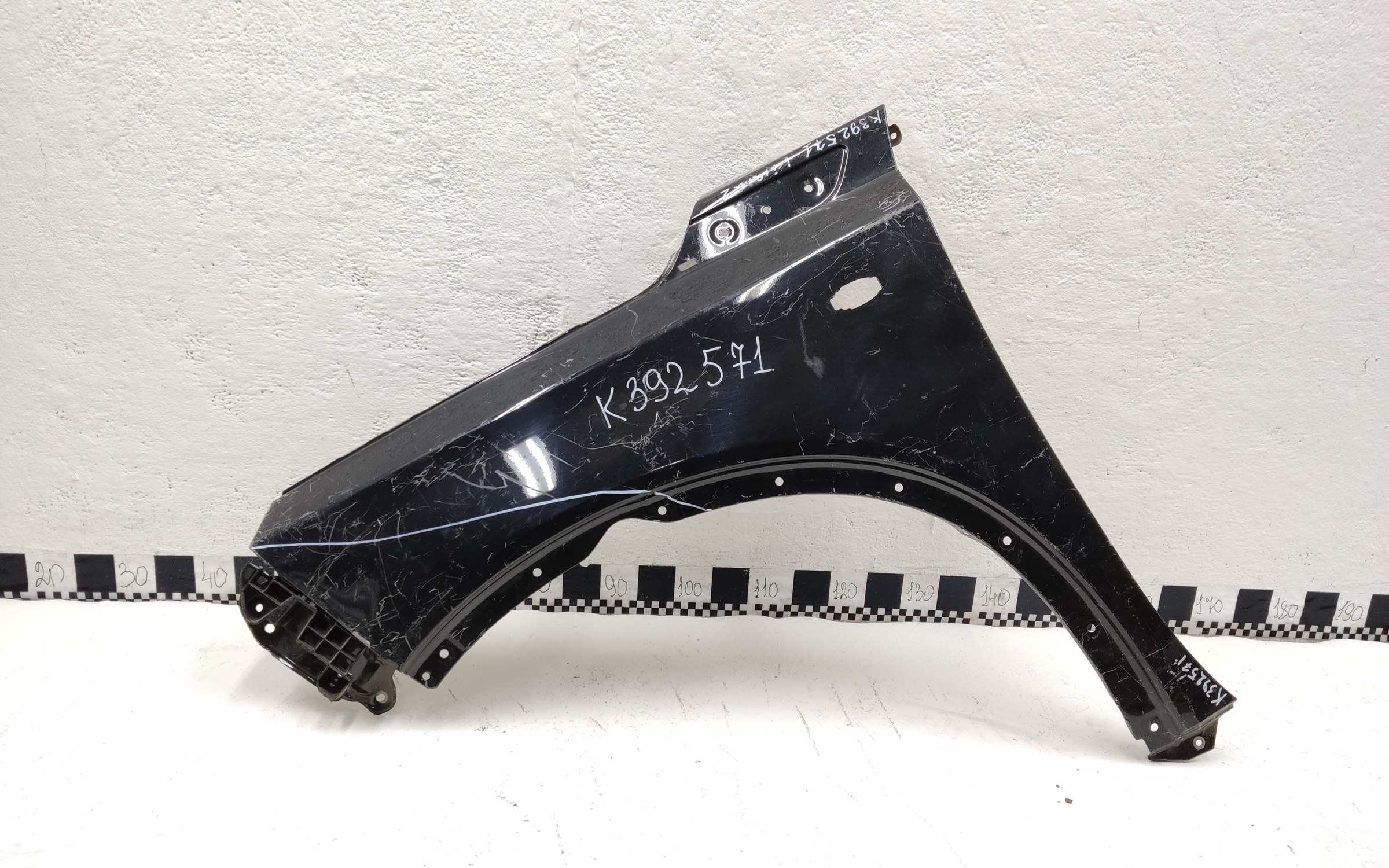 Крыло переднее левое Suzuki Vitara 2 под повторитель