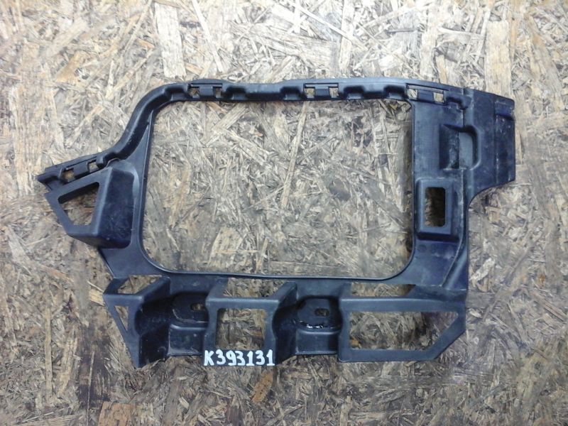 Кронштейн крепления заднего бампера левый Volkswagen Touareg 2