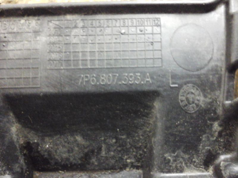 Кронштейн крепления заднего бампера левый Volkswagen Touareg 2