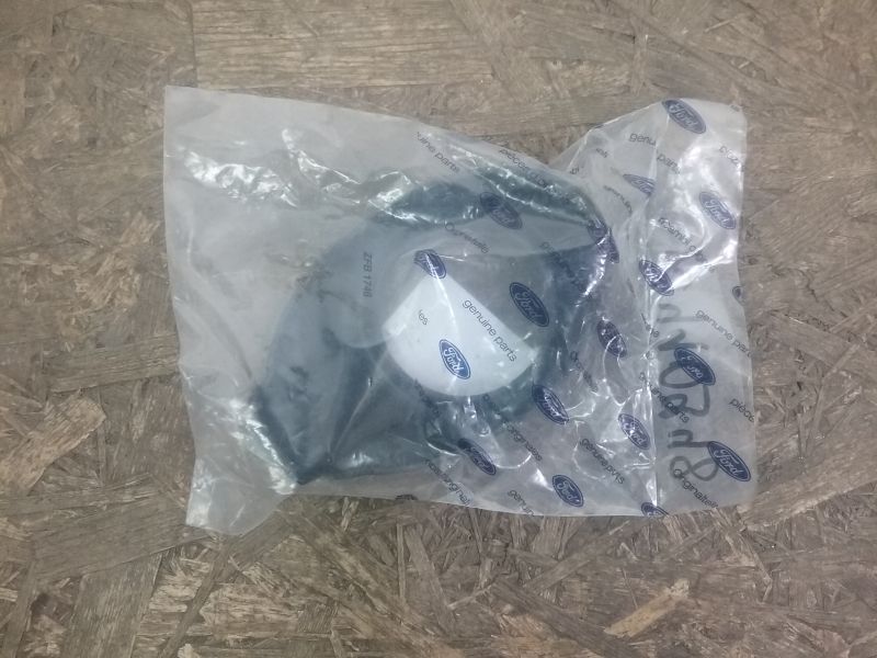 Рамка ПТФ передняя правая Ford Focus 3 матовая