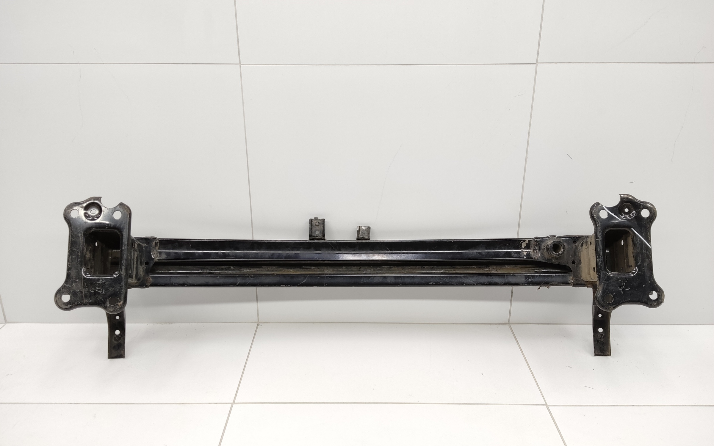 Усилитель переднего бампера Hyundai Tucson 3