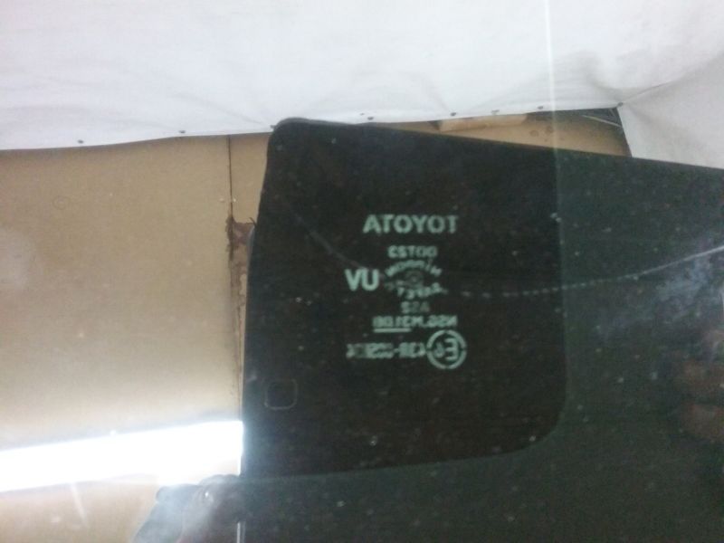 Стекло кузовное заднее правое Toyota RAV4 CA40