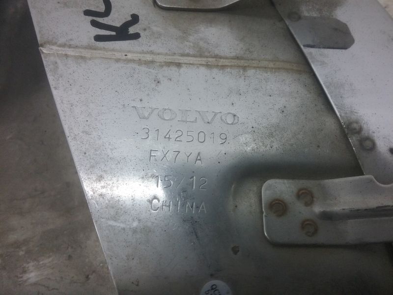 Насадка глушителя правая Volvo XC60 Restail
