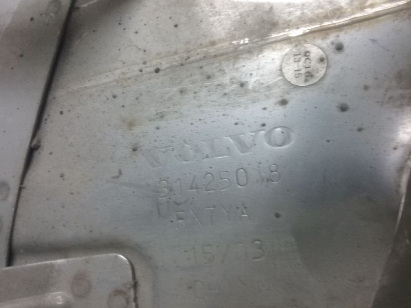 Насадка глушителя левая Volvo XC60 Restail