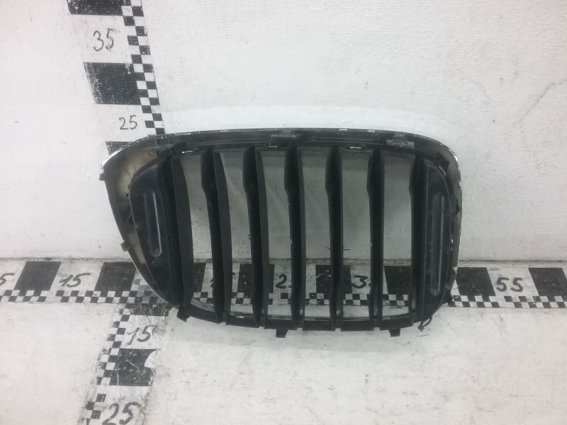 Решетка радиатора левая хром BMW X3 G01