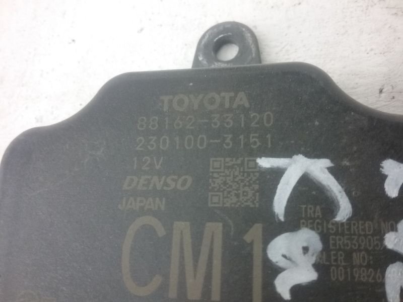 Датчик  слепых зон левый Toyota Camry V70