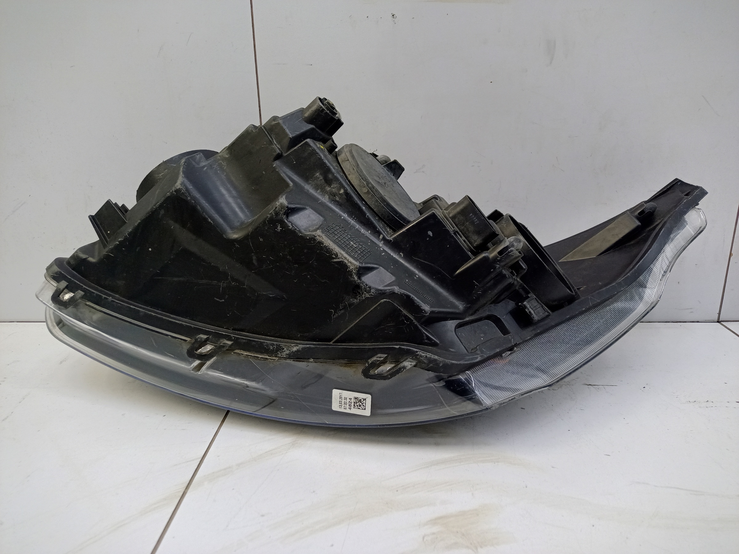 Фара передняя правая Ford Tourneo Custom галоген черная