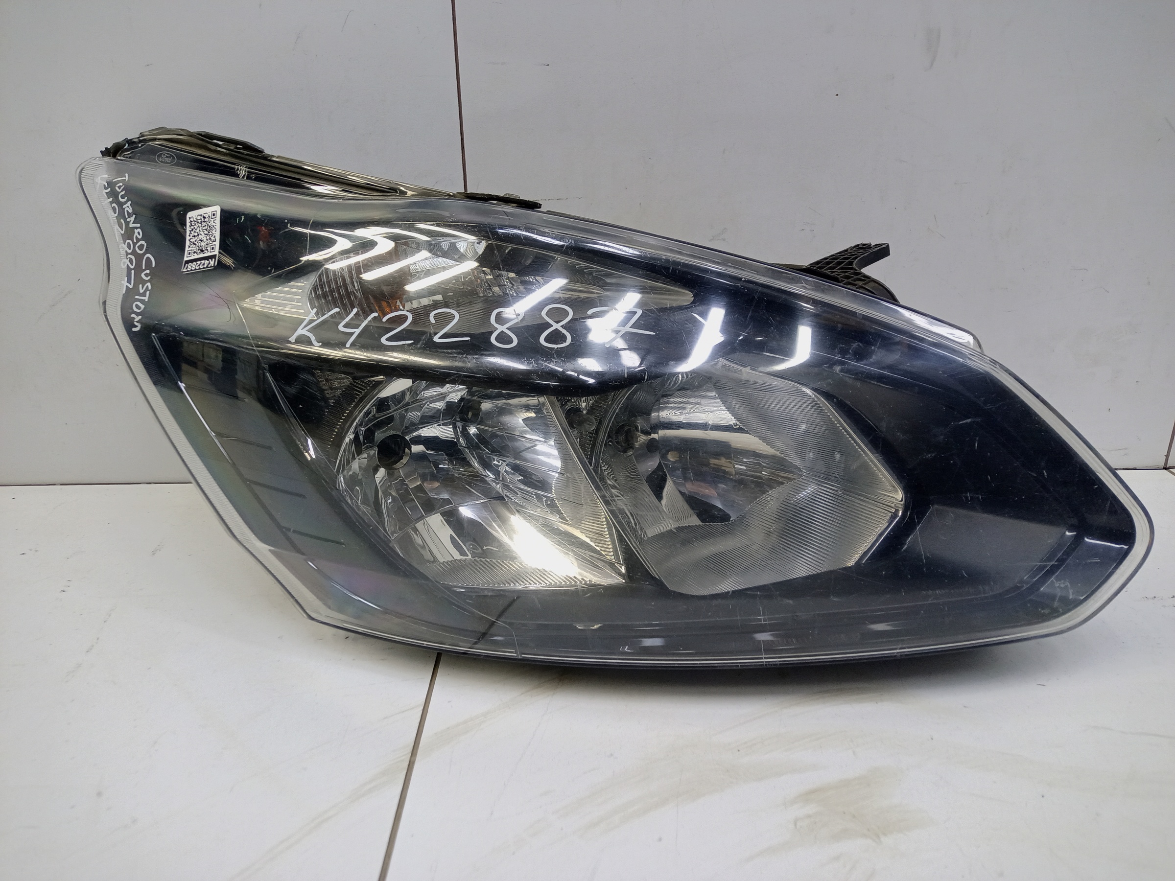 Фара передняя правая Ford Tourneo Custom галоген черная