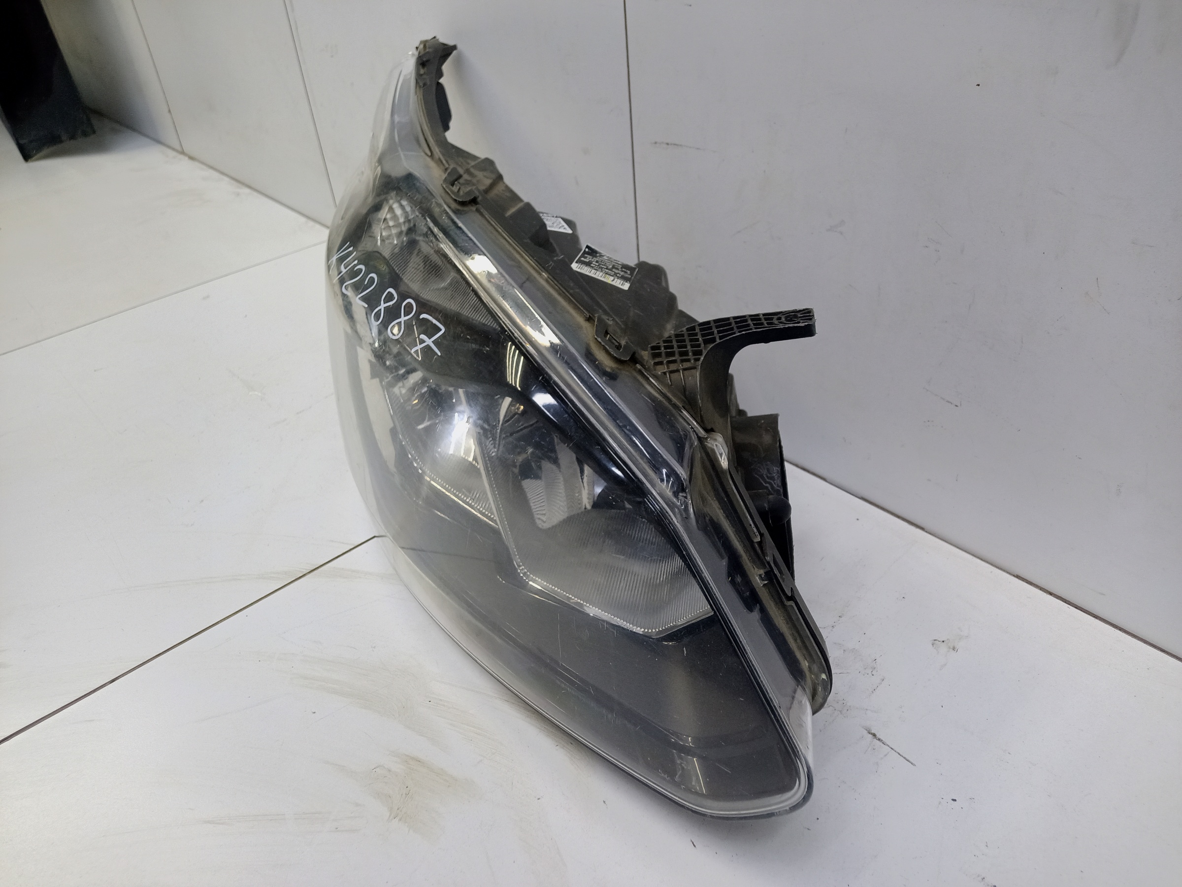 Фара передняя правая Ford Tourneo Custom галоген черная