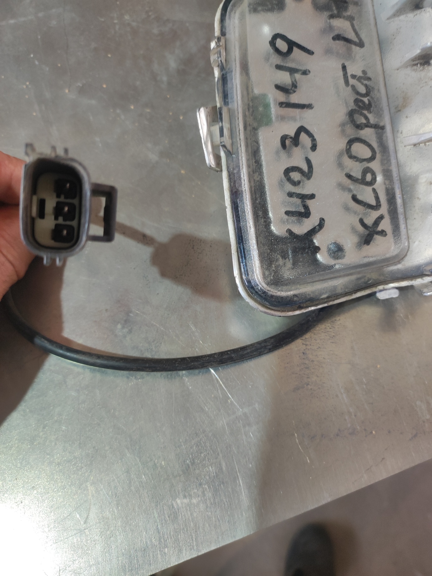 Фара ПТФ передняя левая Volvo XC60 Restail LED