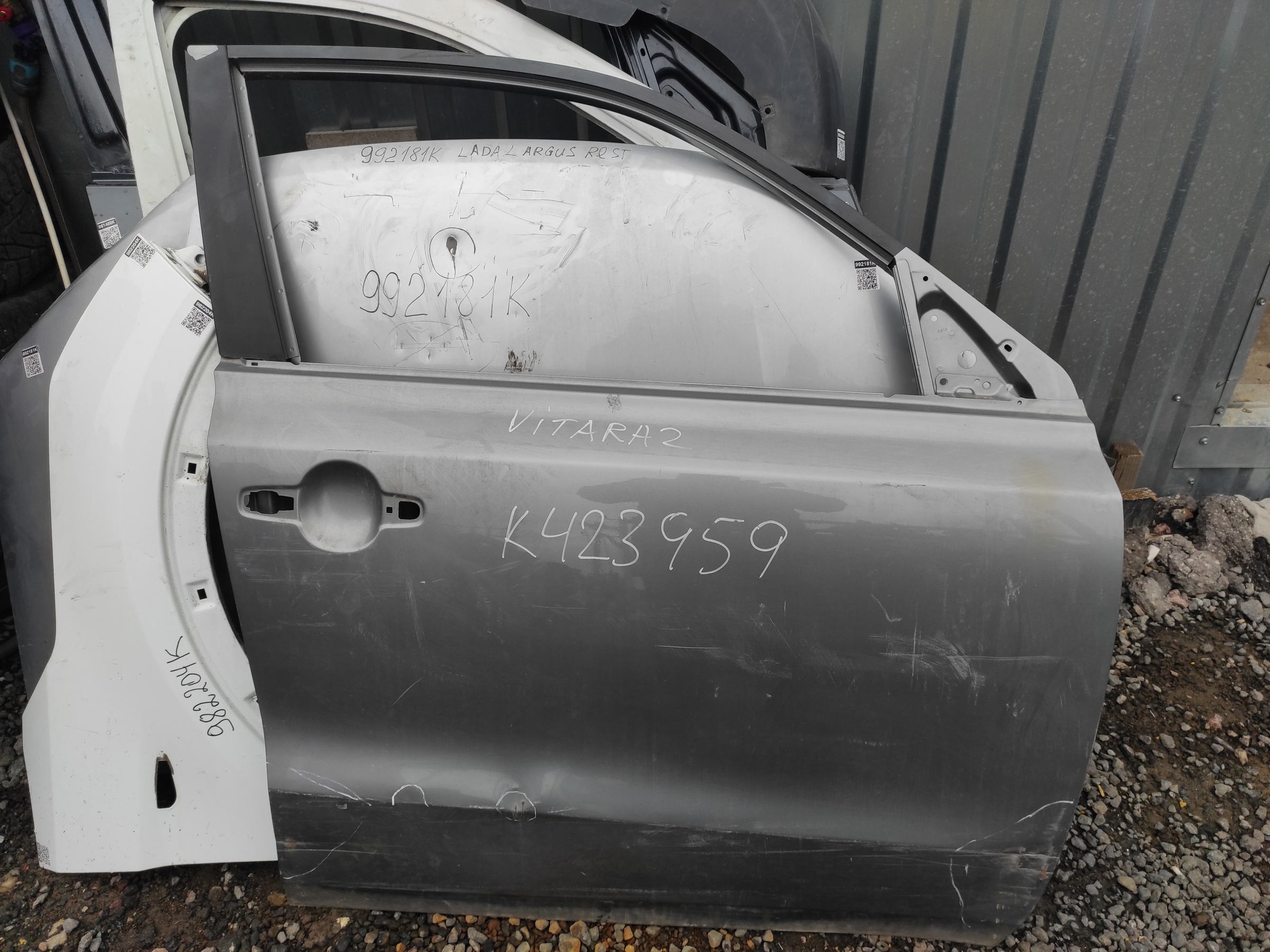 Дверь передняя правая Suzuki Vitara 2