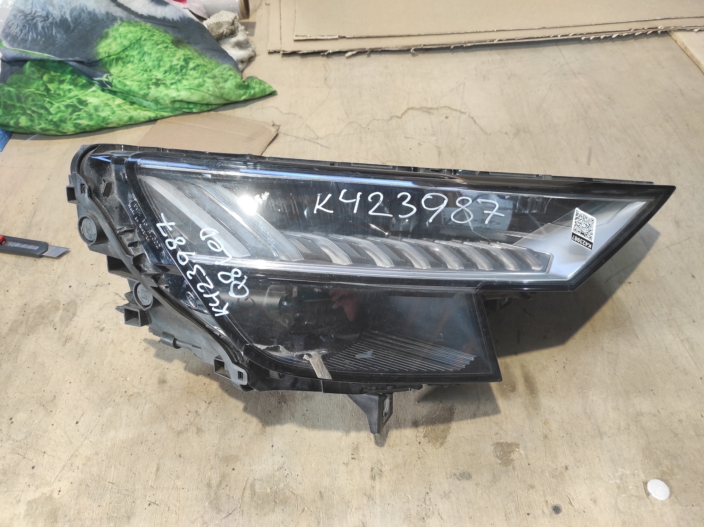 Фара передняя правая Audi Q8 Full LED Matrix