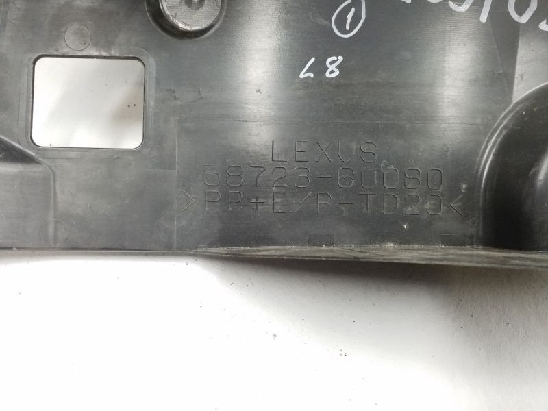 Пыльник заднего бампера правый Lexus LX 3 Restail 2