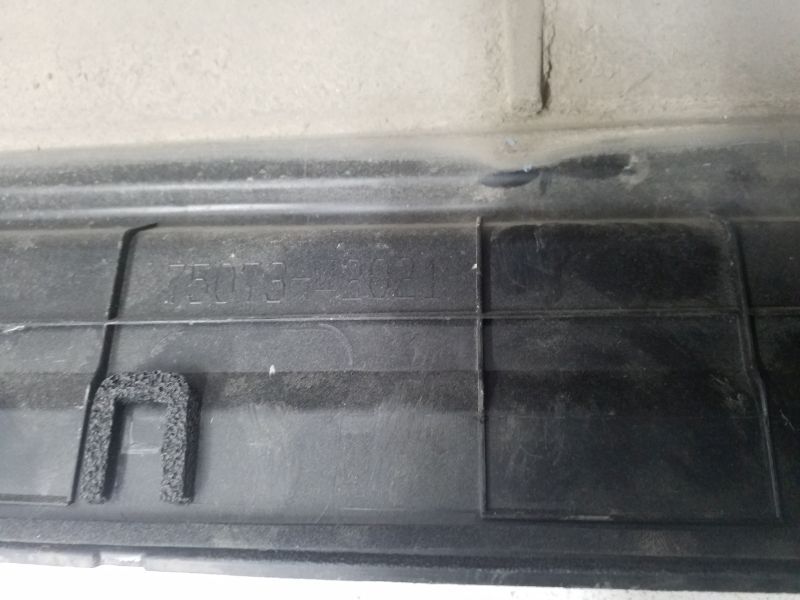 Накладка двери передней правой Toyota RAV4 CA40 Restail