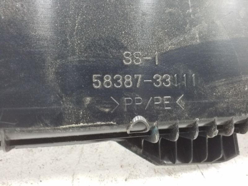 Обшивка задней панели Toyota Camry V50