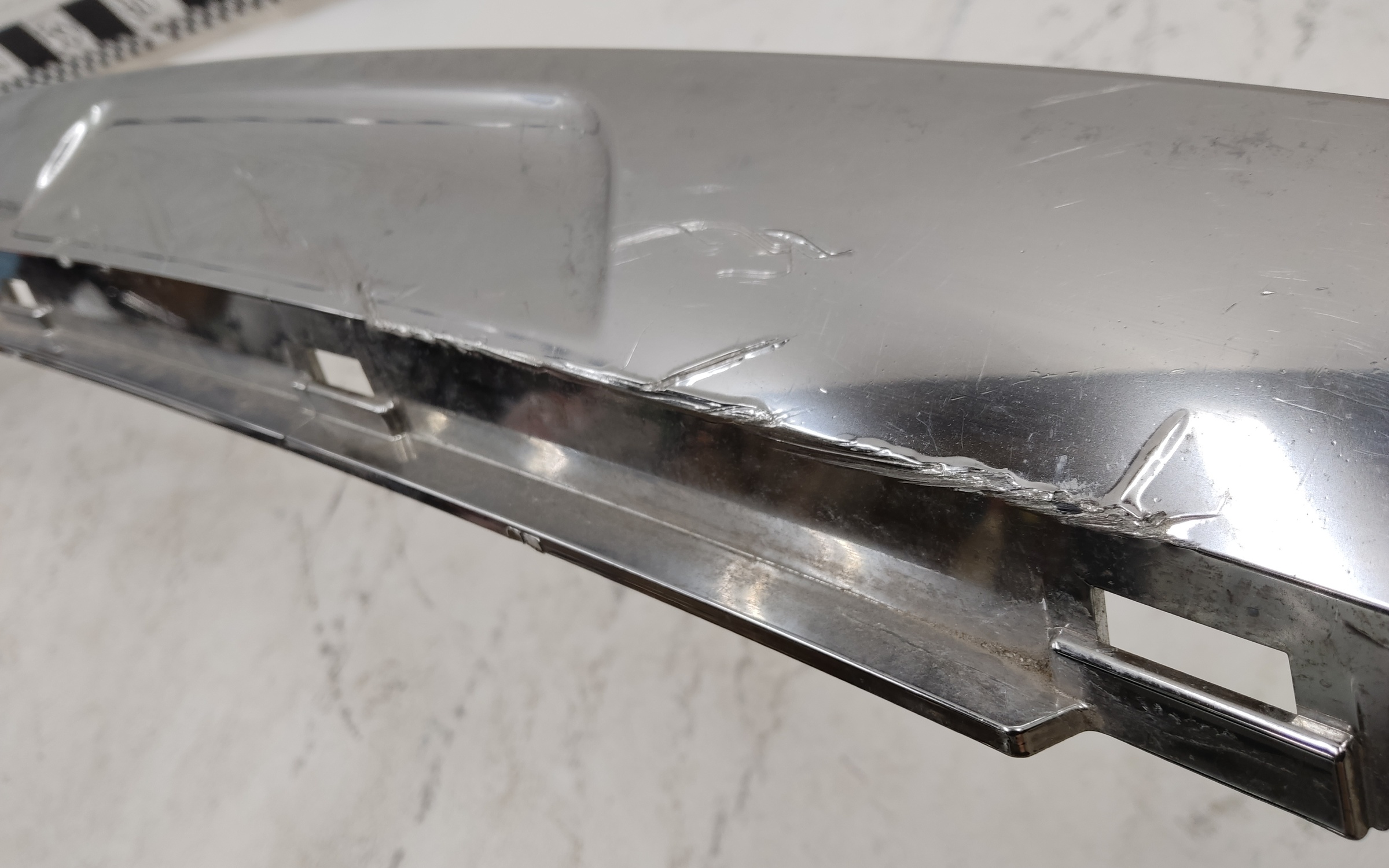 Накладка хром переднего бампера Lexus RX 4