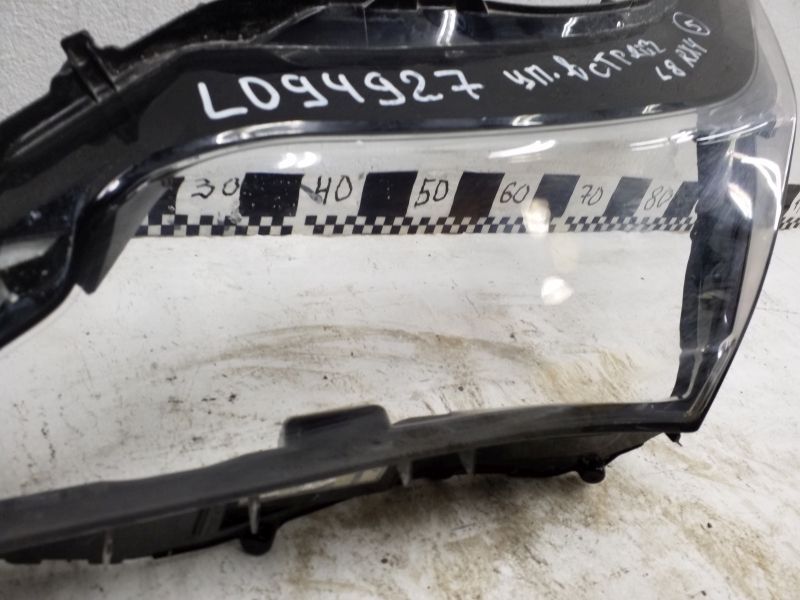 Стекло фары передней левой Lexus RX4