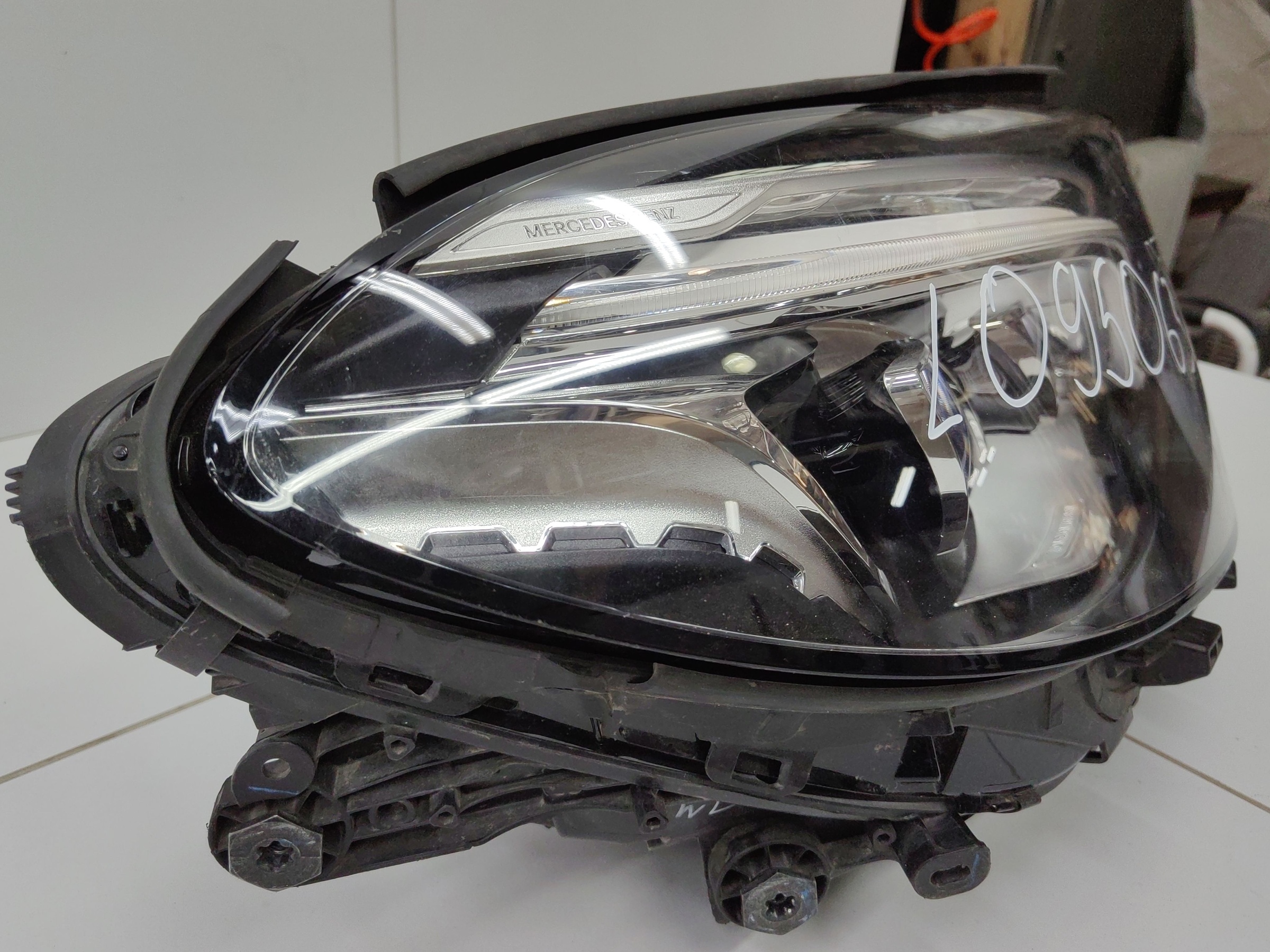 Фара передняя правая Mercedes Benz GLE-klasse W166 LED