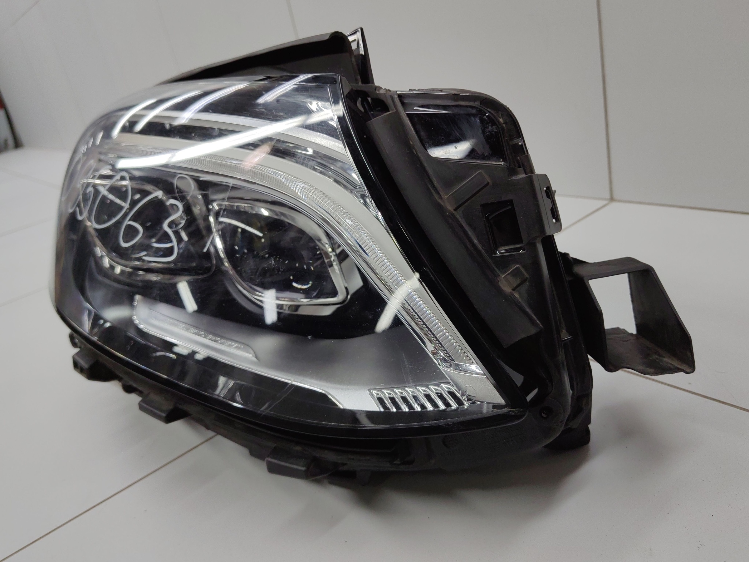 Фара передняя правая Mercedes Benz GLE-klasse W166 LED