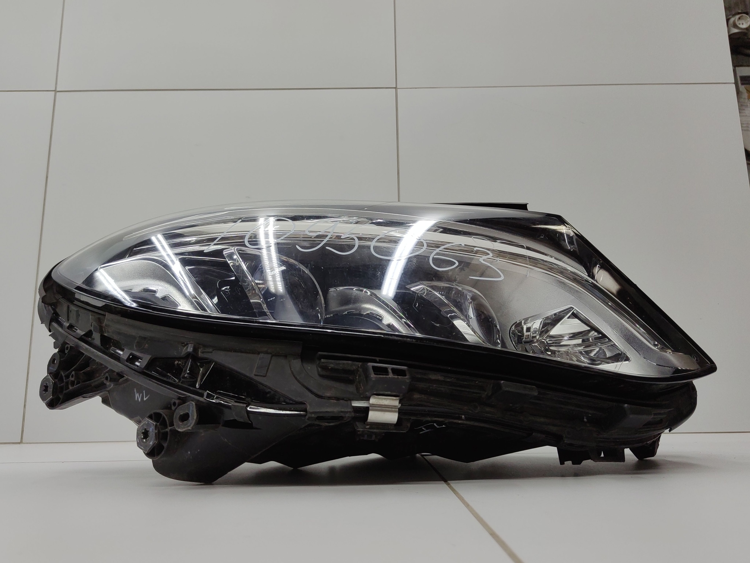 Фара передняя правая Mercedes Benz GLE-klasse W166 LED