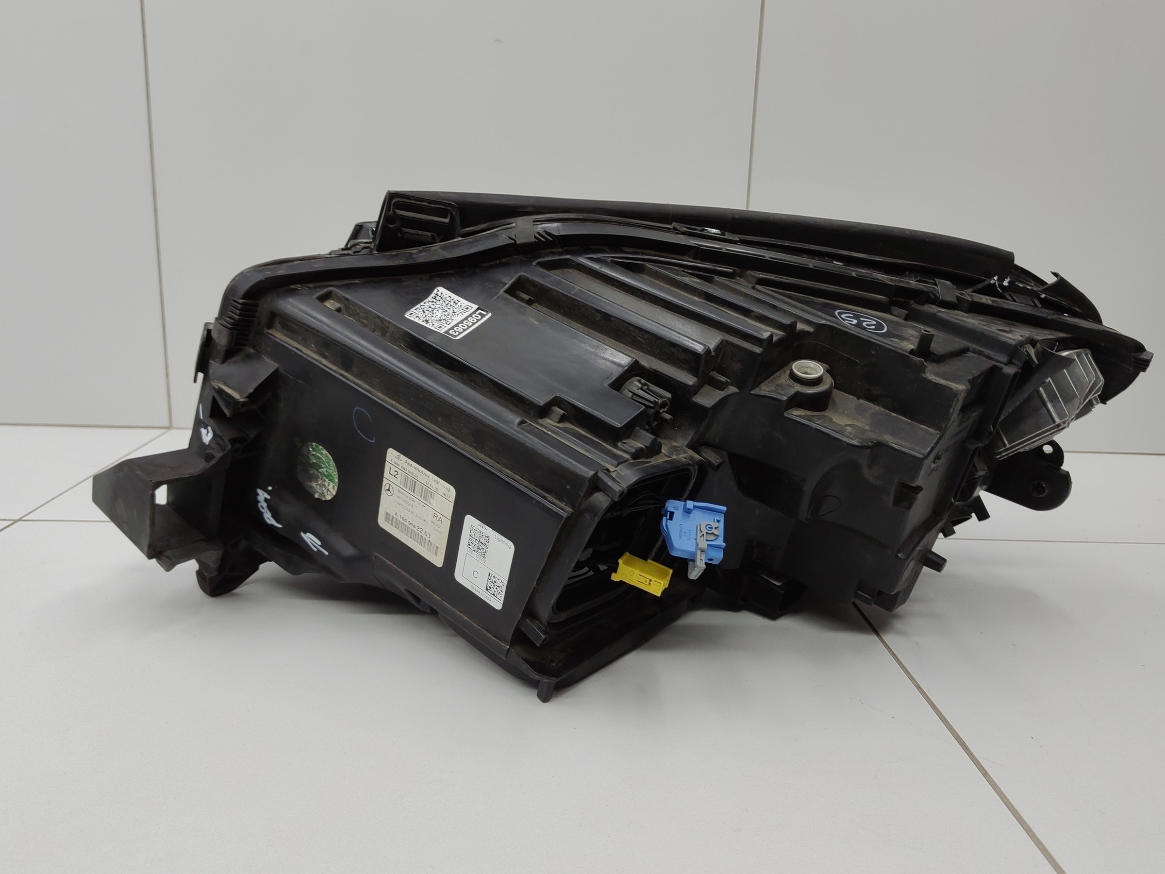 Фара передняя правая Mercedes Benz GLE-klasse W166 LED