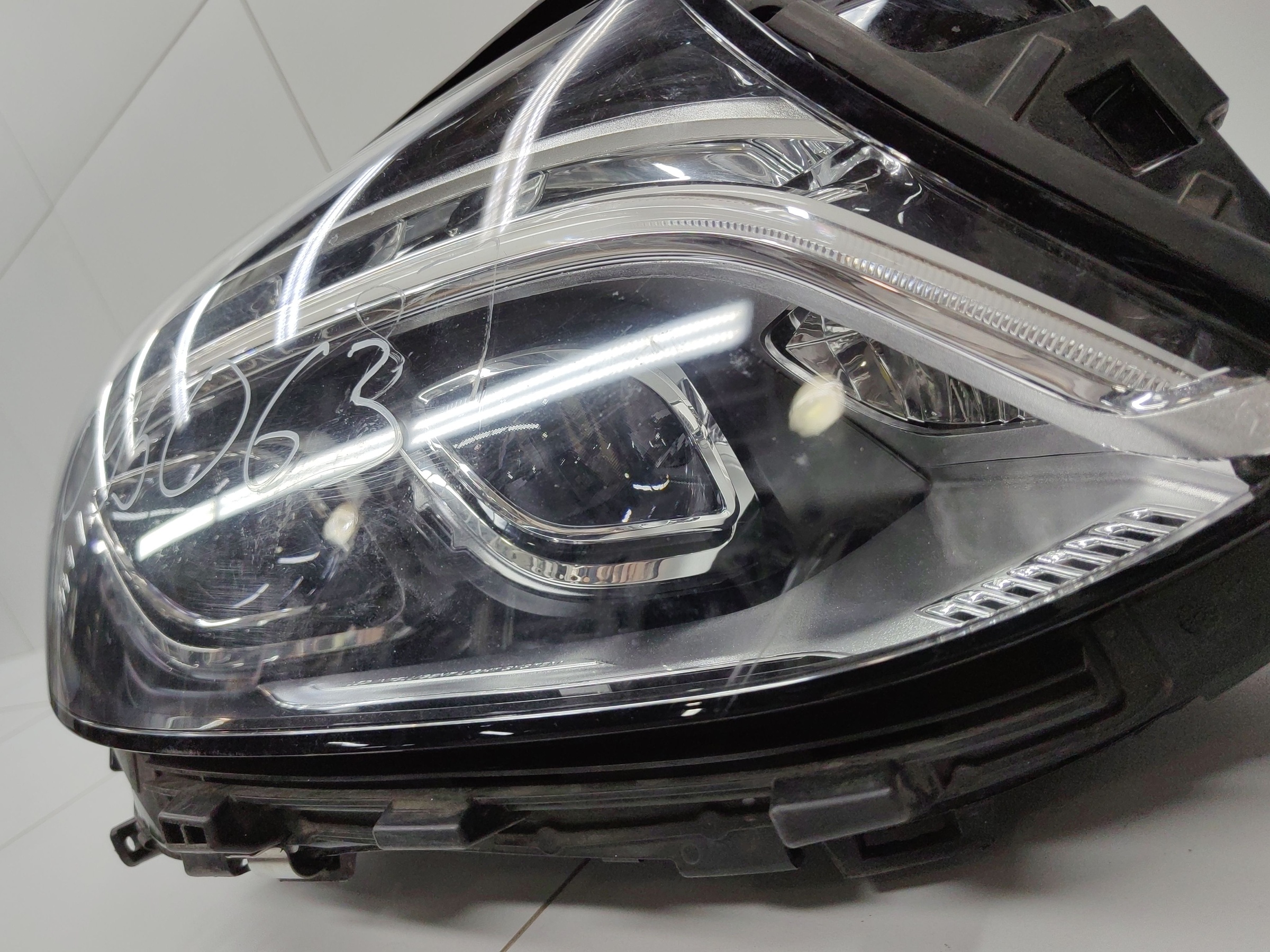 Фара передняя правая Mercedes Benz GLE-klasse W166 LED