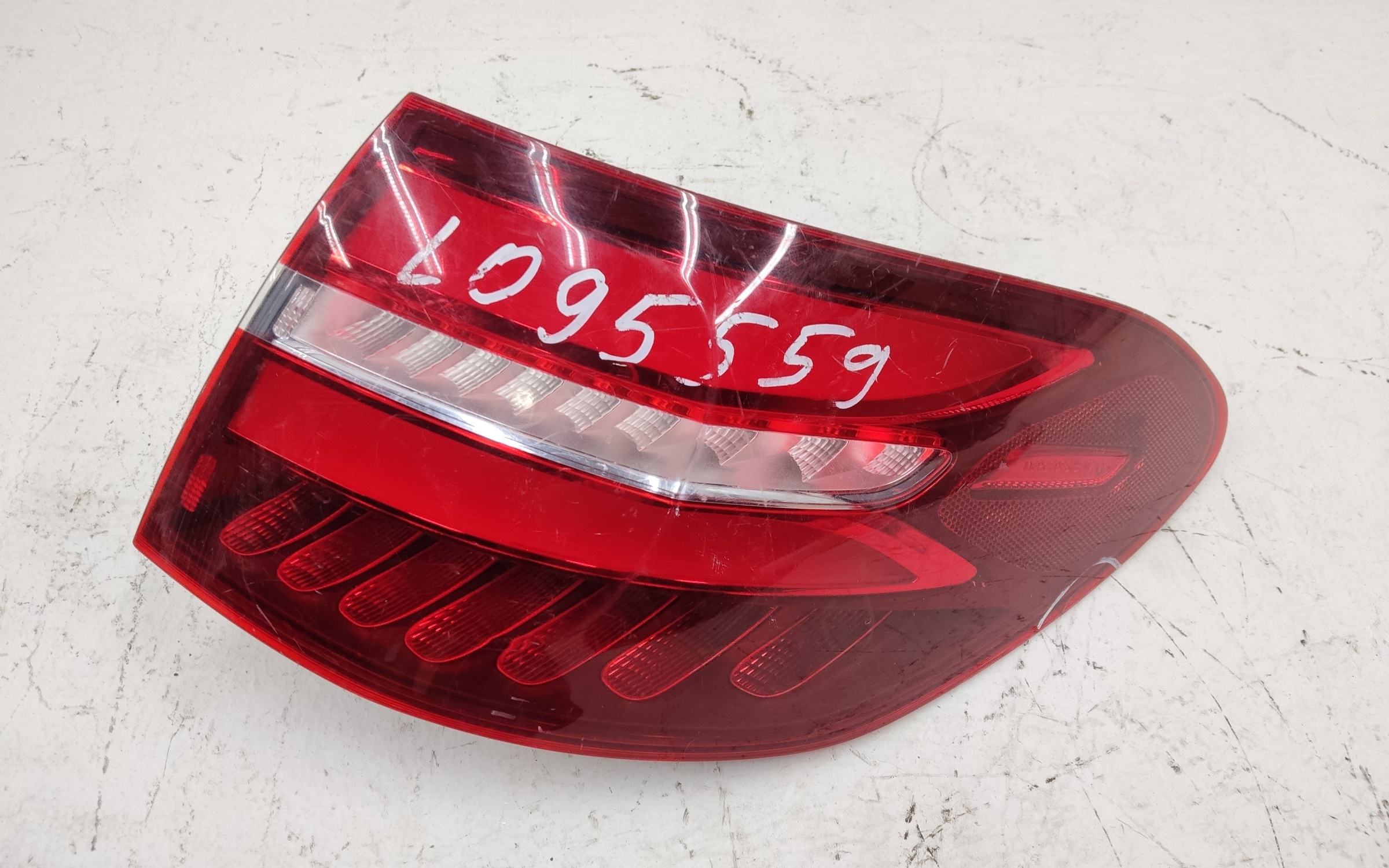 Фонарь задний правый наружный Mercedes Benz GLC-Klasse X253 LED