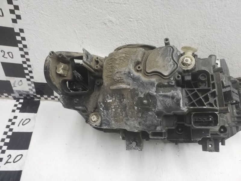 Фара передняя левая BMW 3er F30 Restail LED