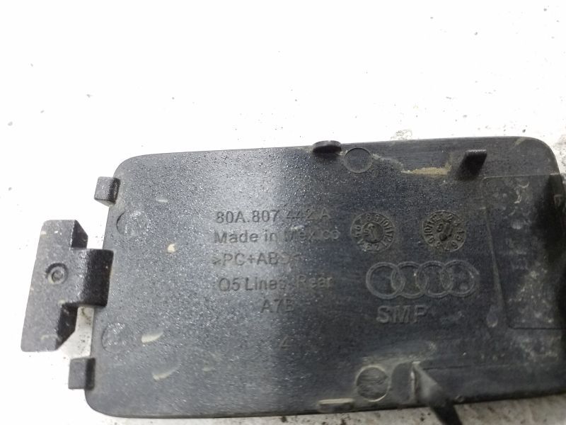 Заглушка буксировочного крюка заднего бампера правая Audi Q5 2