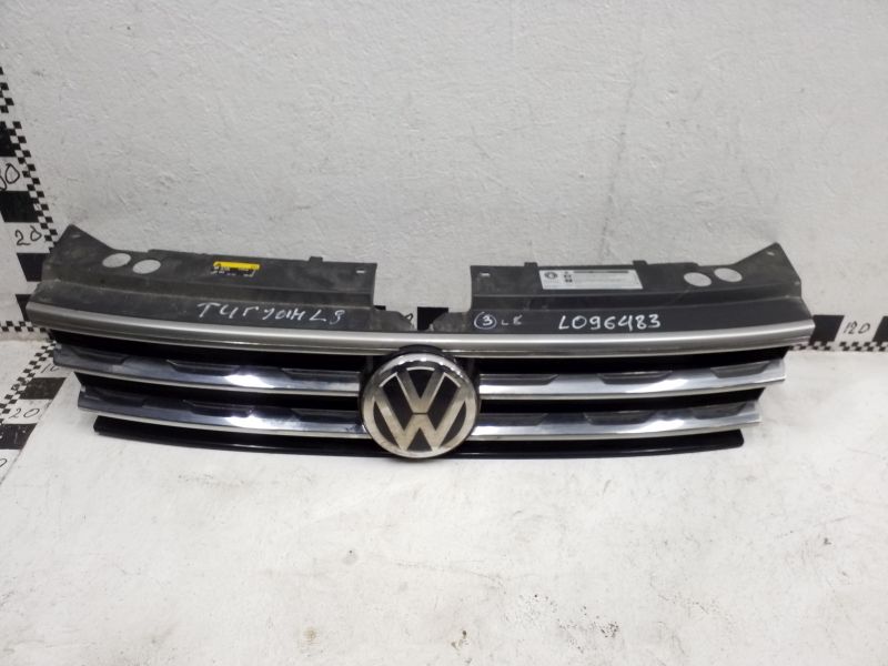 Решетка радиатора Volkswagen Tiguan 2