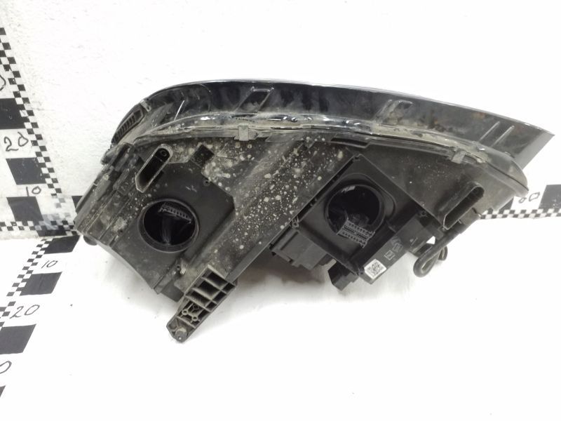 Фара передняя правая Volkswagen Tiguan 2 LED