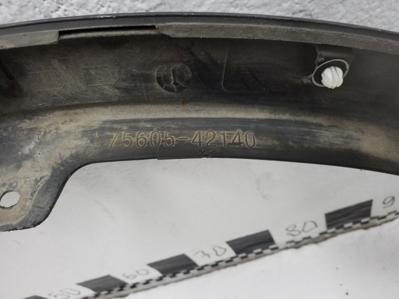 Накладка крыла заднего правого Toyota RAV4 CA40 Restail