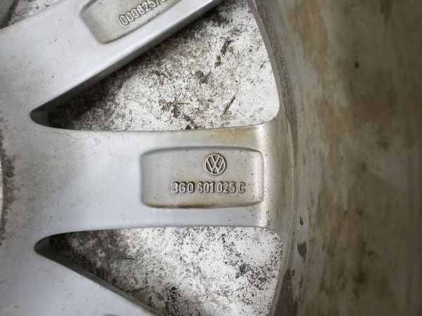 Диск колеса литой Volkswagen Passat B8 R17