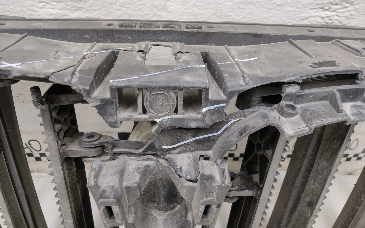Жалюзи решетки радиатора BMW X3 G01