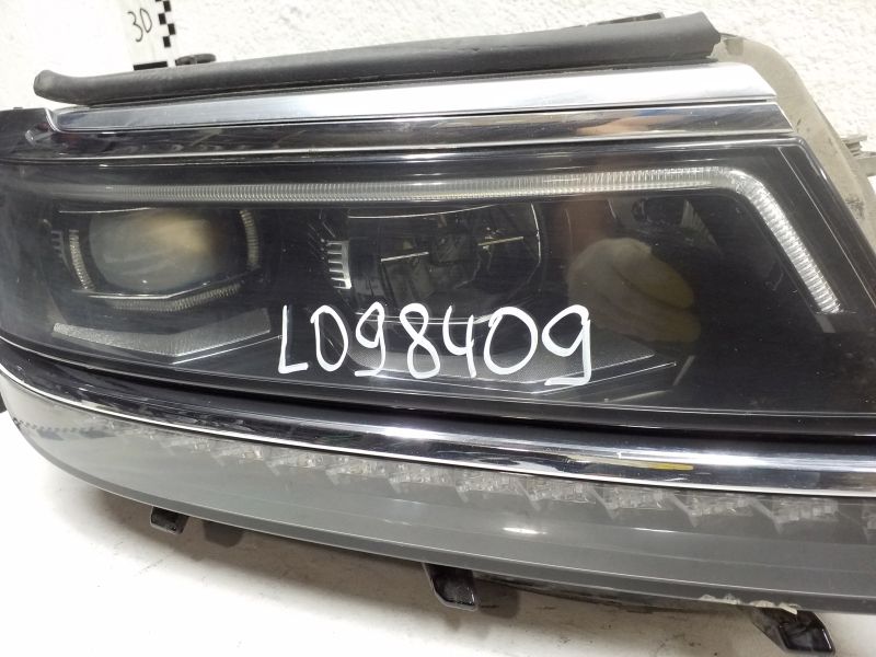 Фара передняя правая Volkswagen Tiguan 2 LED