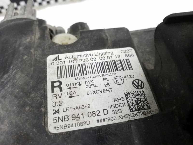 Фара передняя правая Volkswagen Tiguan 2 LED