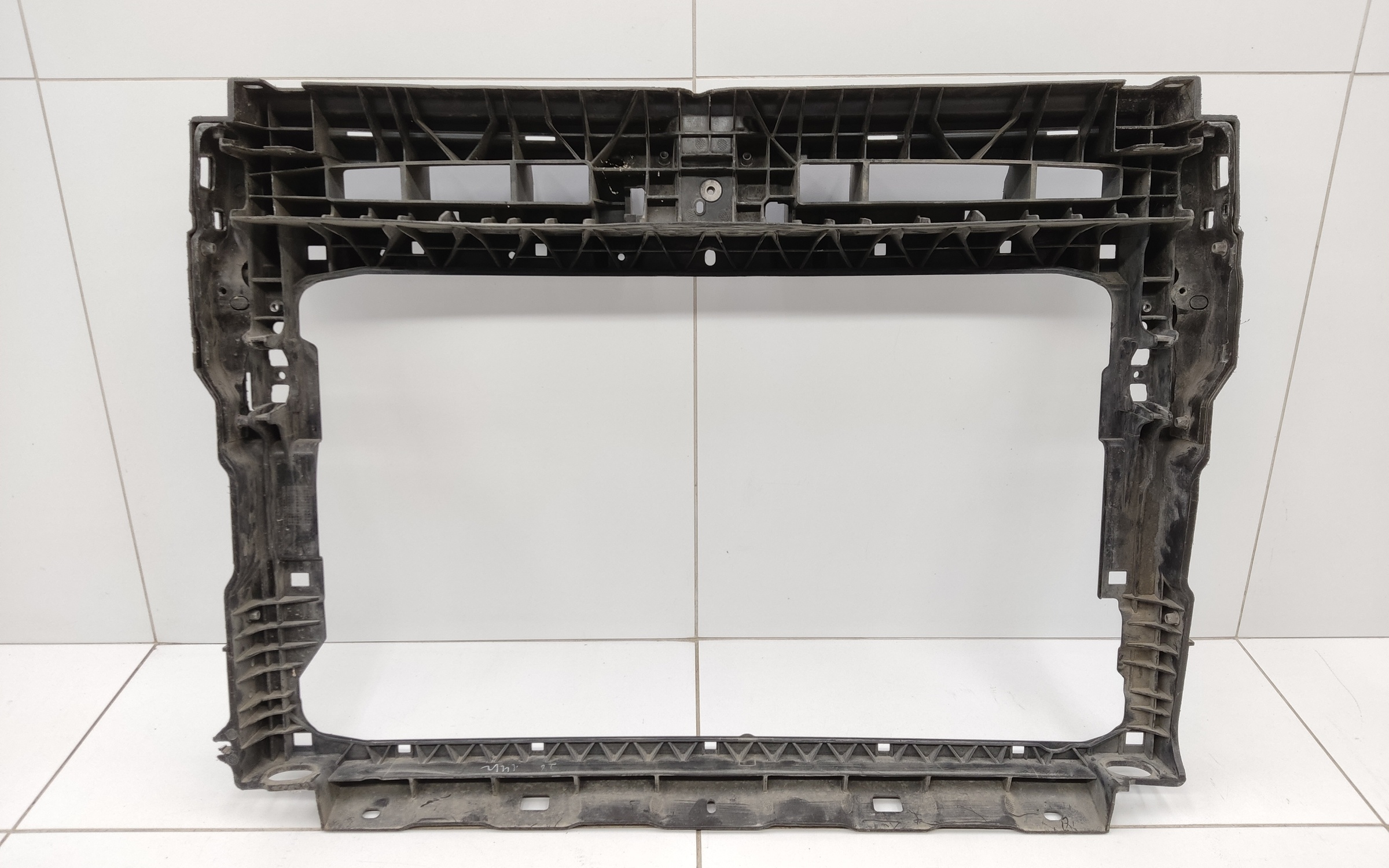 Панель передняя Volkswagen Tiguan 2  1.4L