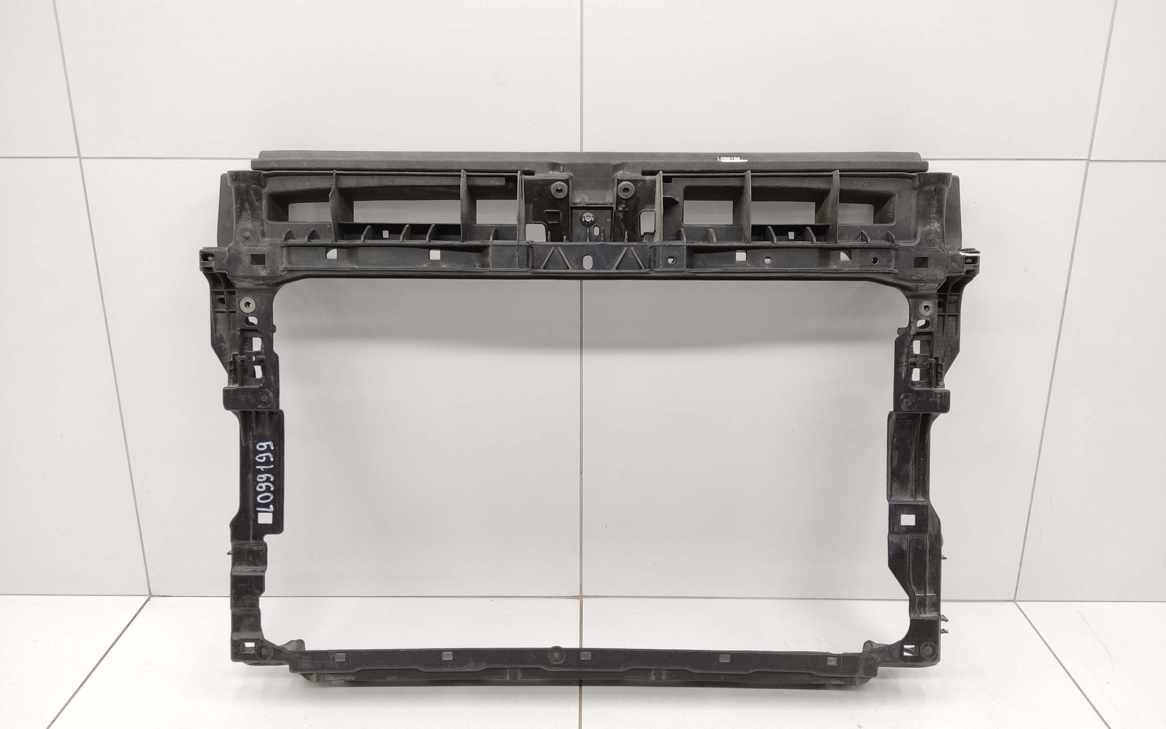 Панель передняя Volkswagen Tiguan 2  1.4L