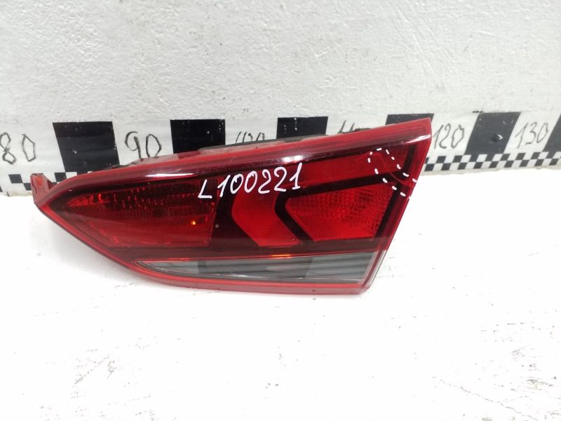 Фонарь задний правый внутренний Hyundai Solaris 2