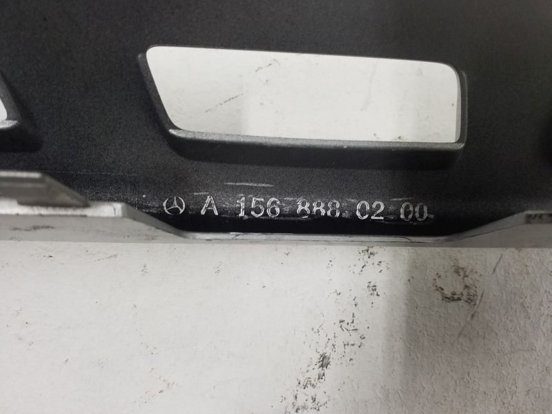 Накладка решетки радиатора верхняя Mercedes Benz GLA-Klasse X156 Restail