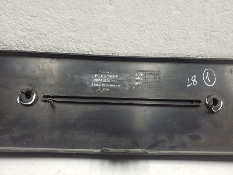 Накладка переднего бампера под номерной знак Porsche Boxster 4 982