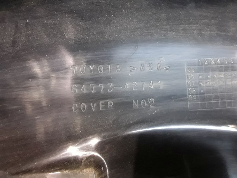 Кронштейн чехла запасного колеса Toyota RAV4 CA30